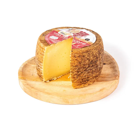 NUESTRA SENORA DE FUENTES - Queso Manchego crudo madurado seis meses ~800 g (Aprox)